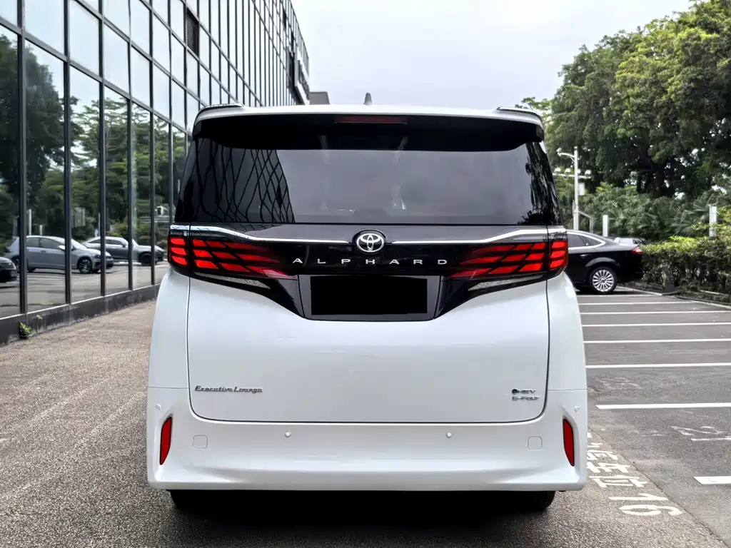 Toyota Alphard 2024 — фото 23