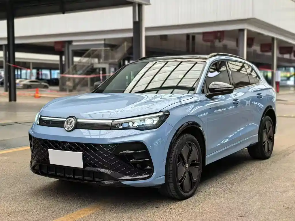 Volkswagen Tiguan L 2024 — фото 1