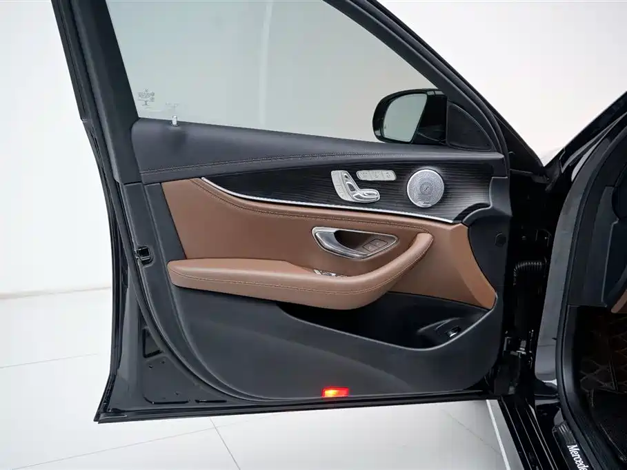 Mercedes-Benz E-Class 2021 — фото 9