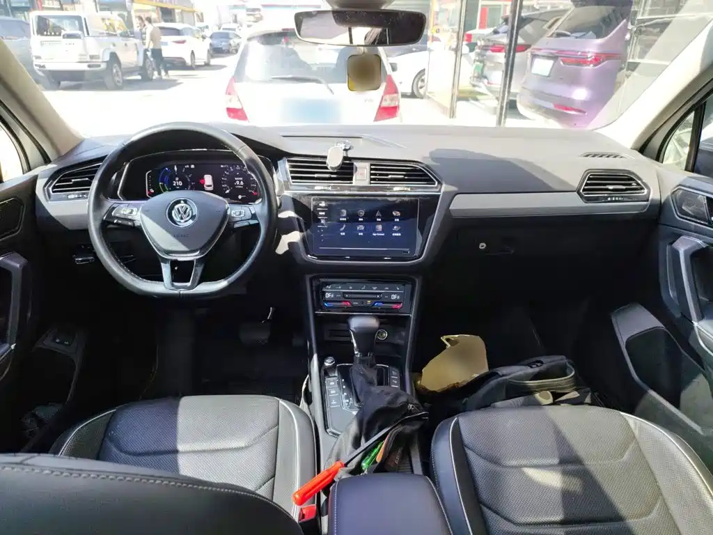 Volkswagen Tiguan L PHEV 2020 — фото 10