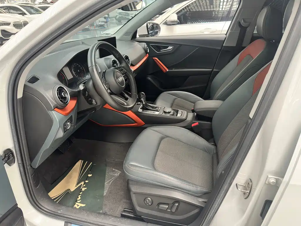 Audi Q2L 2019