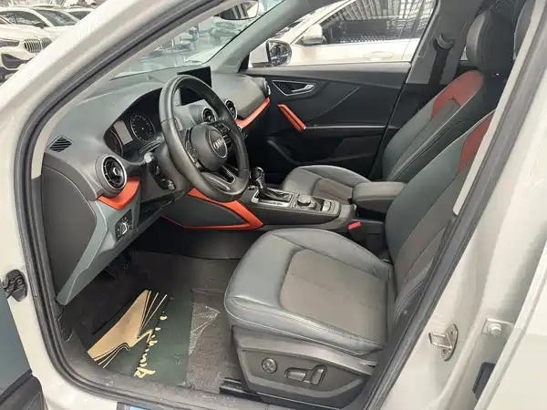 Audi Q2L 2019