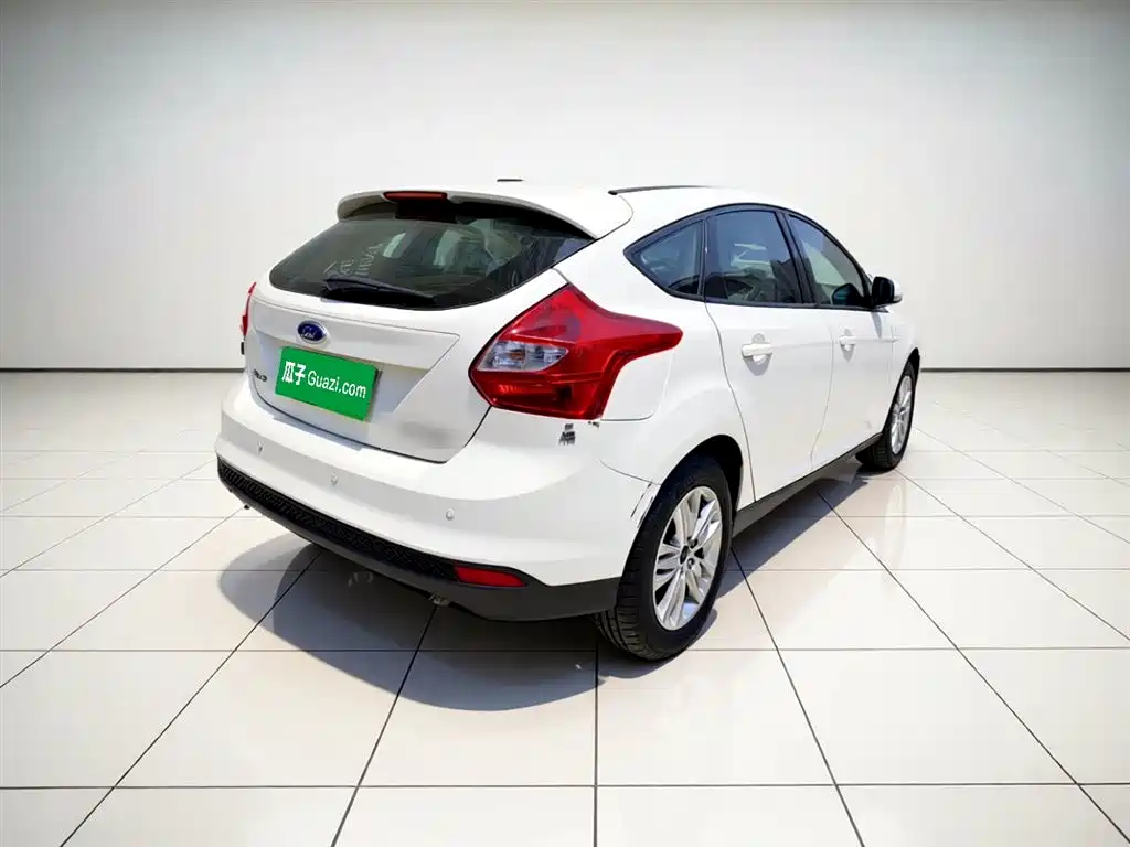Ford Focus 2015 — фото 4