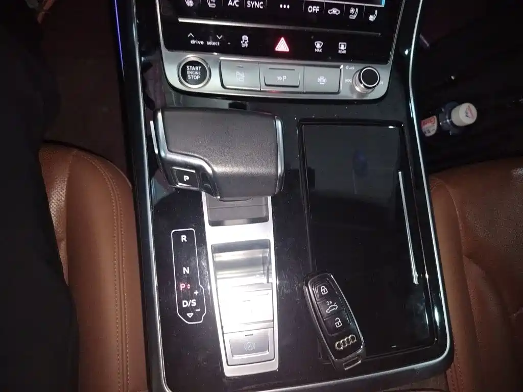 Audi Q7 2023 — фото 10