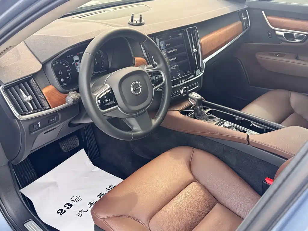Volvo S90 2018 — фото 16