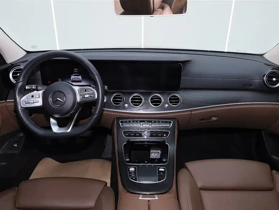 Mercedes-Benz E-Class 2020 — фото 25