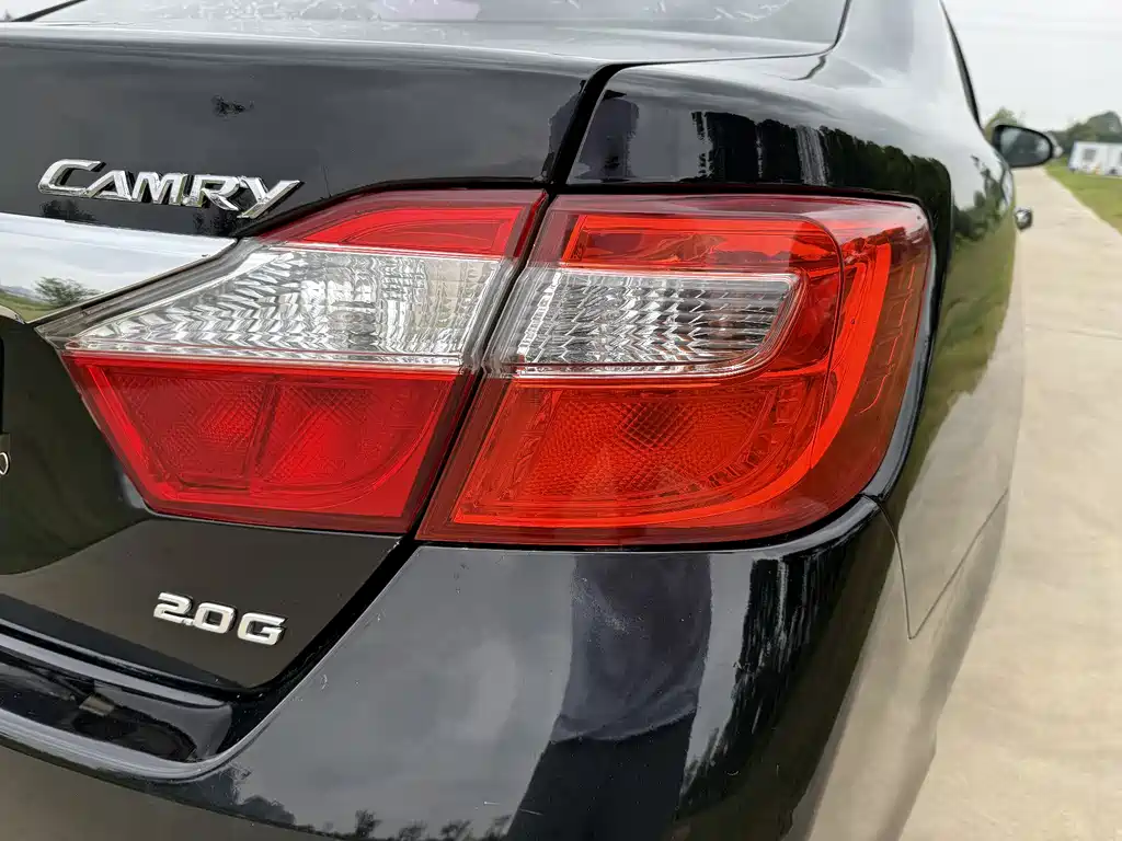 Toyota Camry 2013 — фото 18