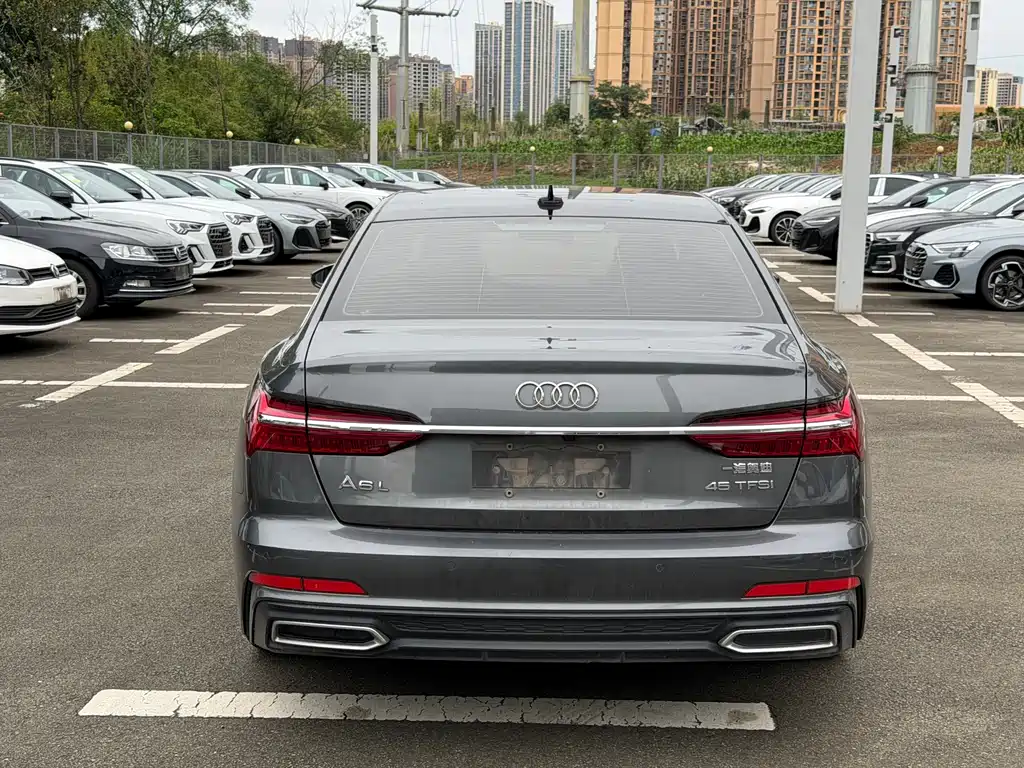 Audi A6L 2022