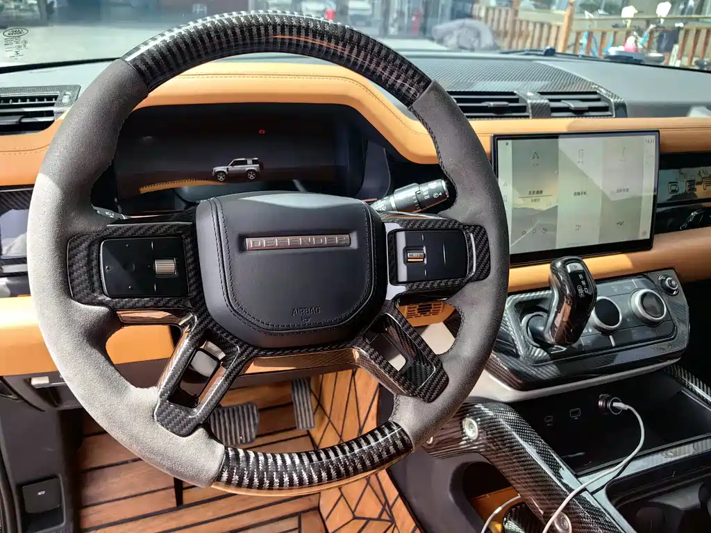 Land Rover Defender 2023 — фото 16