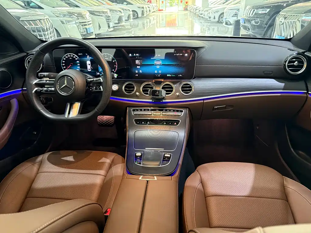 Mercedes-Benz E-Class 2023 — фото 13