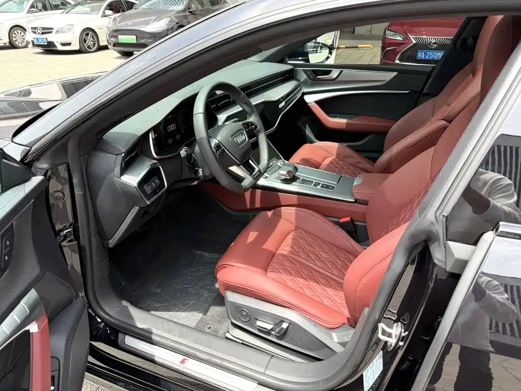 Audi A7L 2023