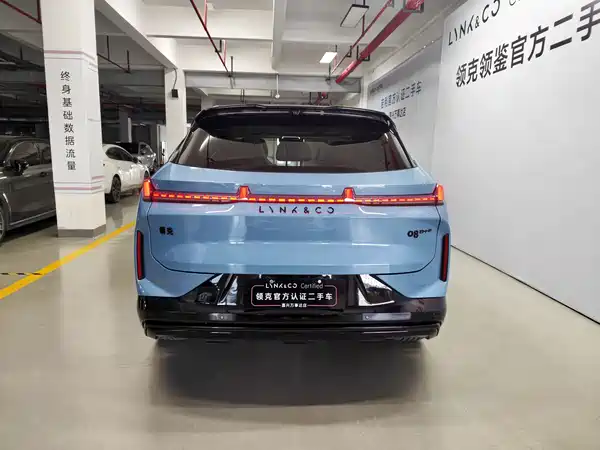 Lynk & Co 08 EM-P 2025