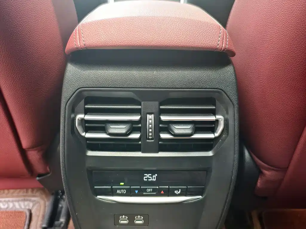 BMW 3 Series 2023 — фото 12
