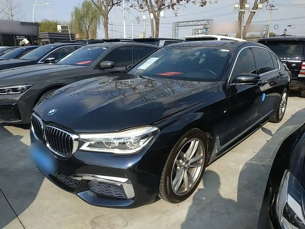BMW 7 Series 2018 — фото 1