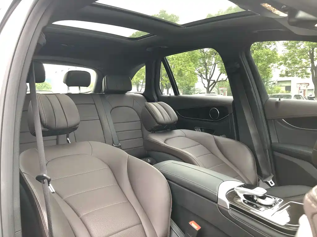 Mercedes-Benz GLC 2017 — фото 11