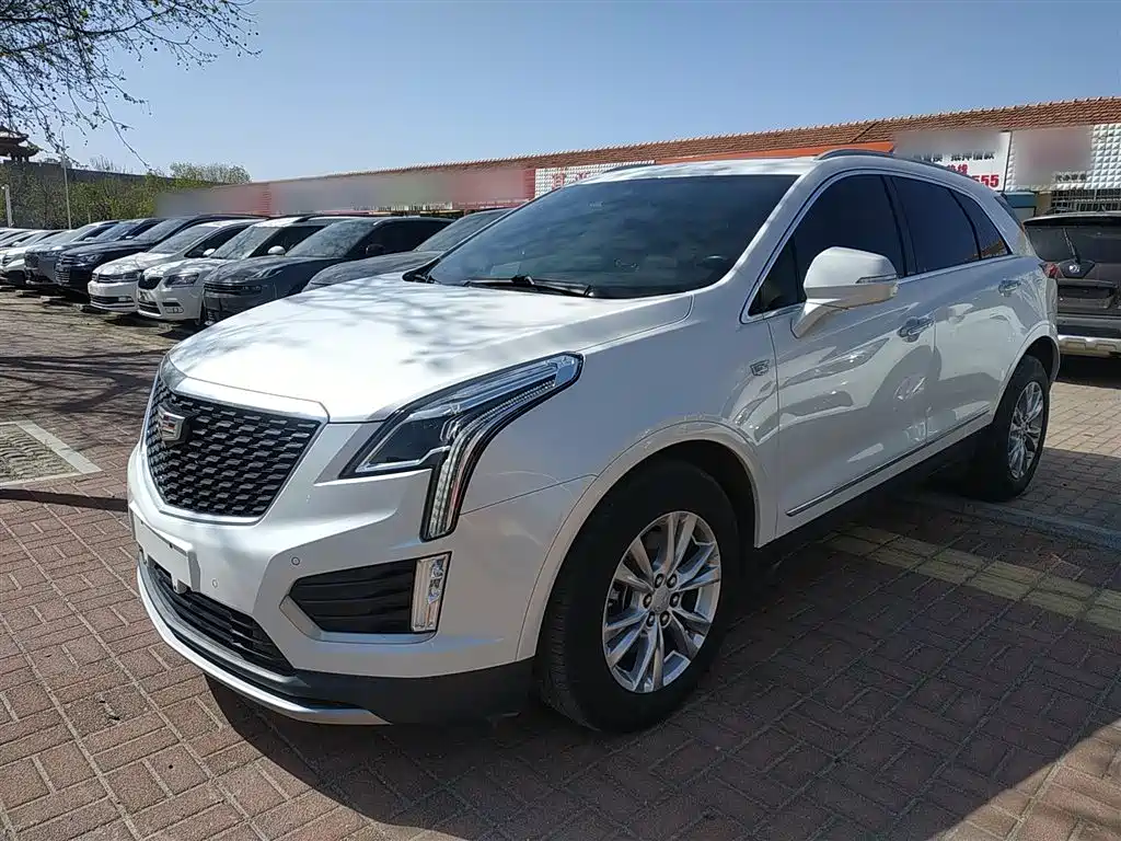 Cadillac XT5 2022 — фото 1