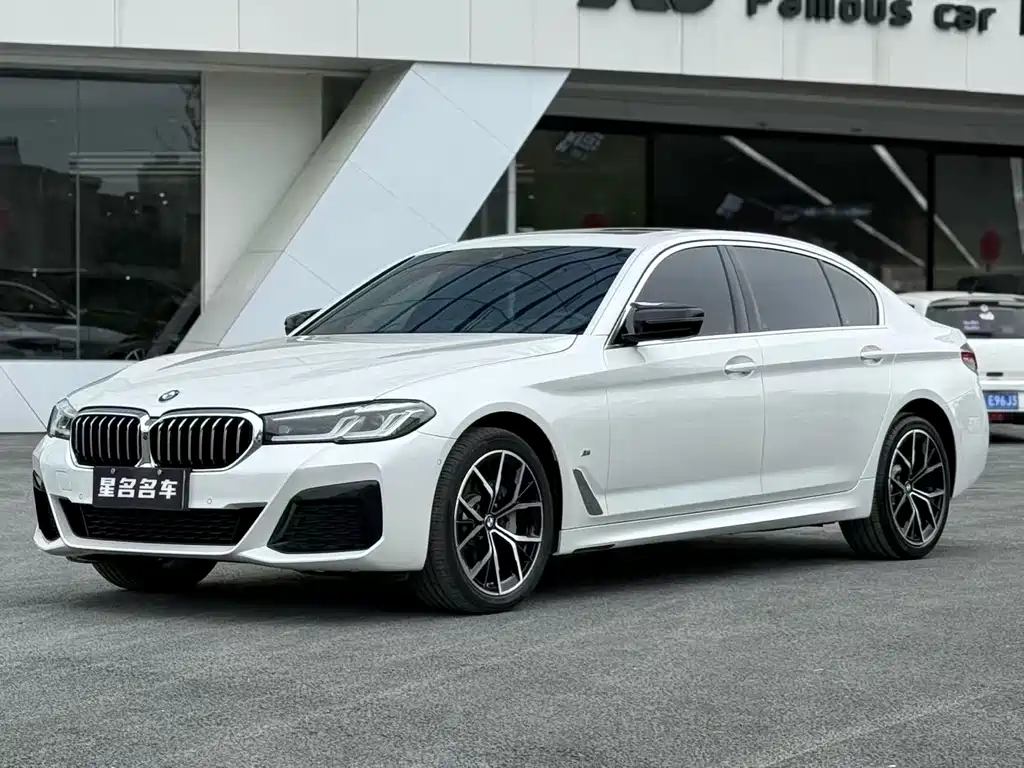 BMW 5 Series 2023 — фото 1