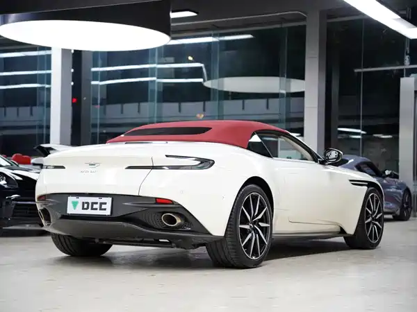 Aston Martin DB11 2020