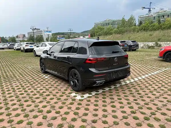 Volkswagen Golf 2022