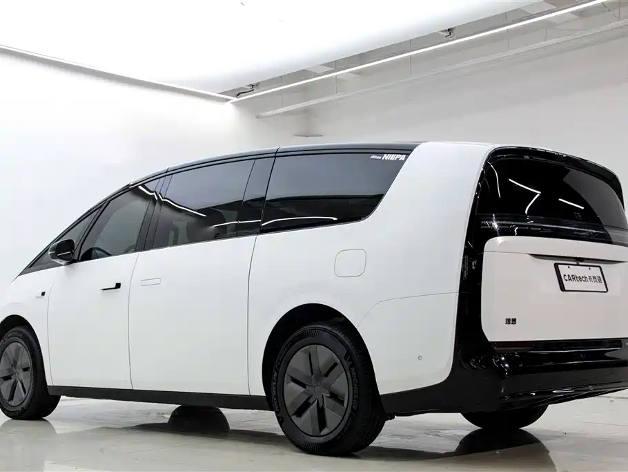 Li Auto Li MEGA 2025