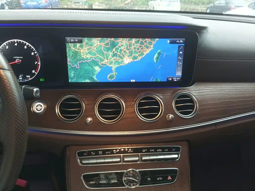 Mercedes-Benz E-Class 2018 — фото 13