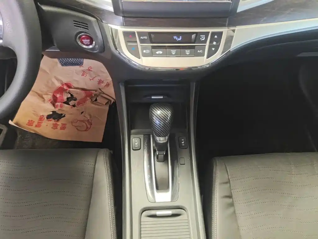 Honda Jade 2015 — фото 14