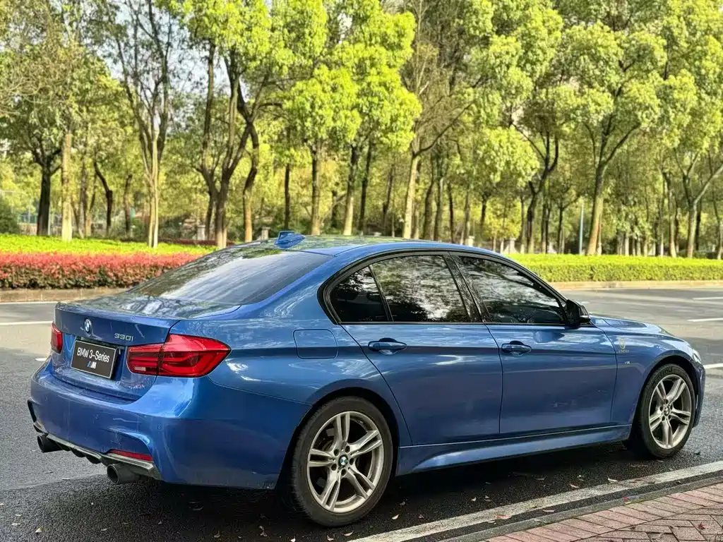 BMW 3 Series 2017 — фото 7