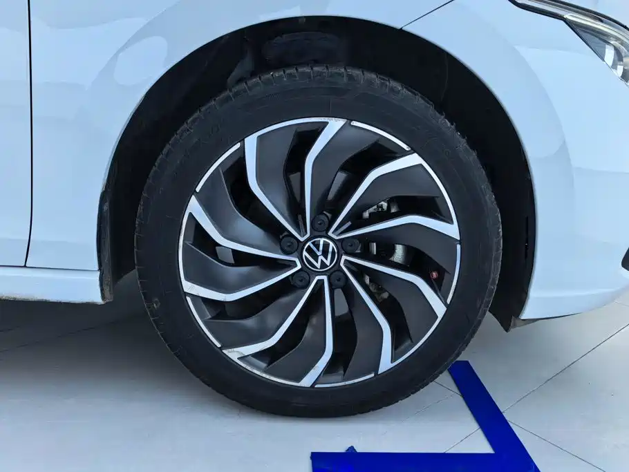 Volkswagen Golf 2023