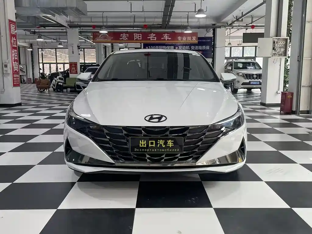 Hyundai Elantra 2023 — фото 2