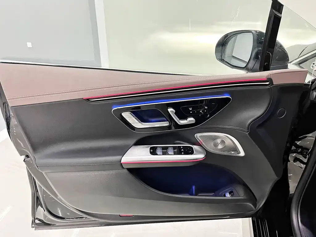Mercedes-Benz EQE 2025 — фото 11