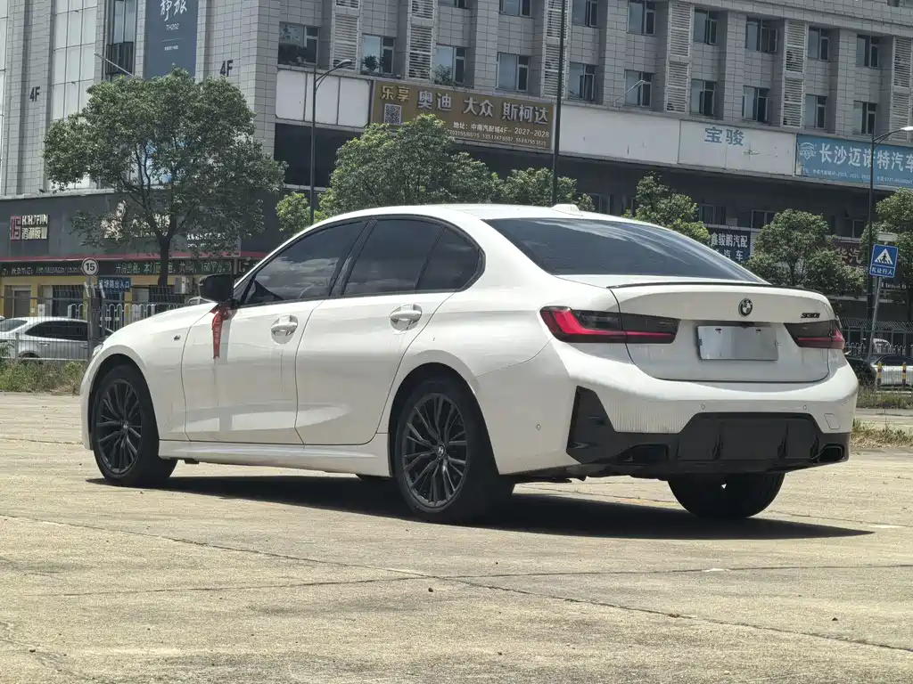 BMW 3 Series 2024 — фото 13