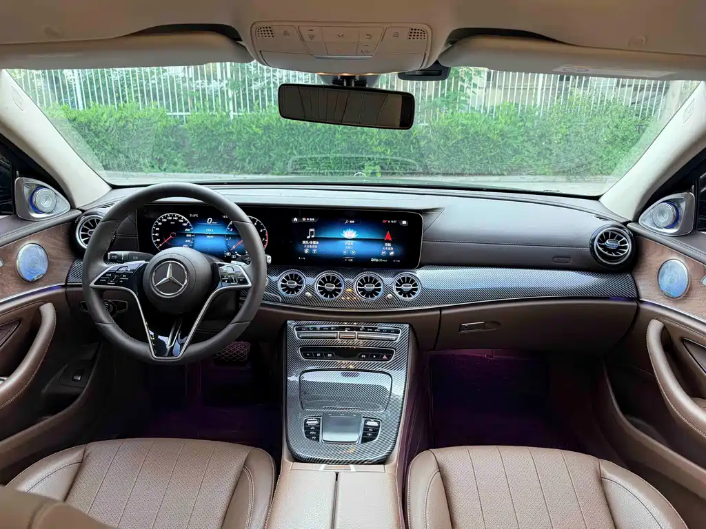 Mercedes-Benz E-Class 2023 — фото 13