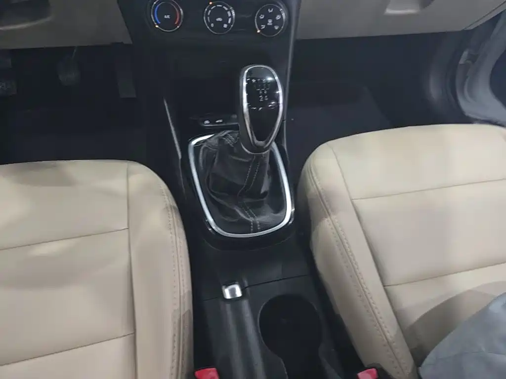 Buick Excelle 2018 — фото 14