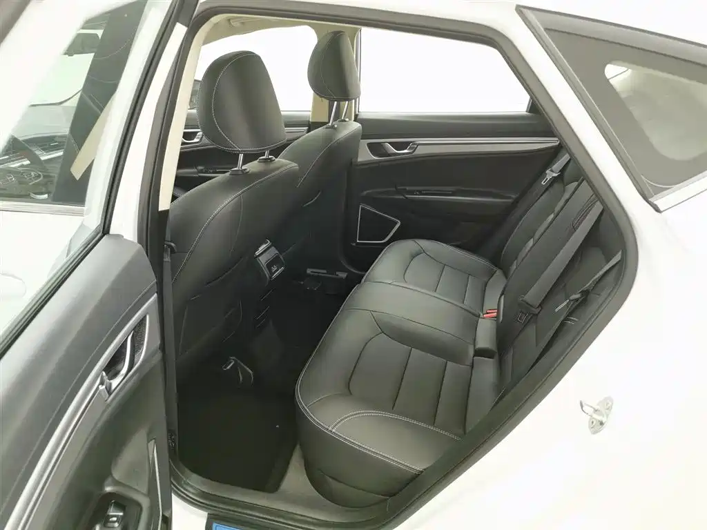Geely Emgrand GS 2019 — фото 15