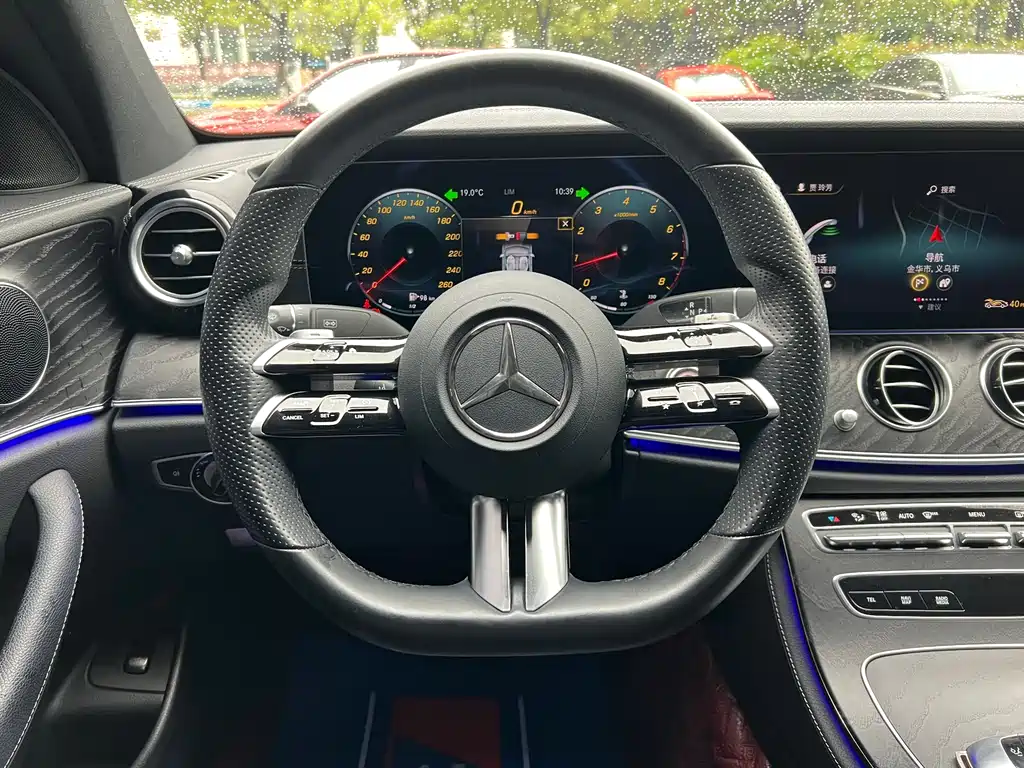 Mercedes-Benz E-Class 2021 — фото 13