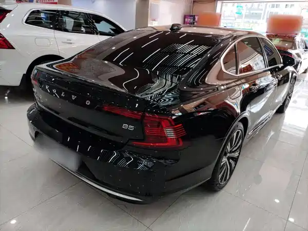 Volvo S90 2023