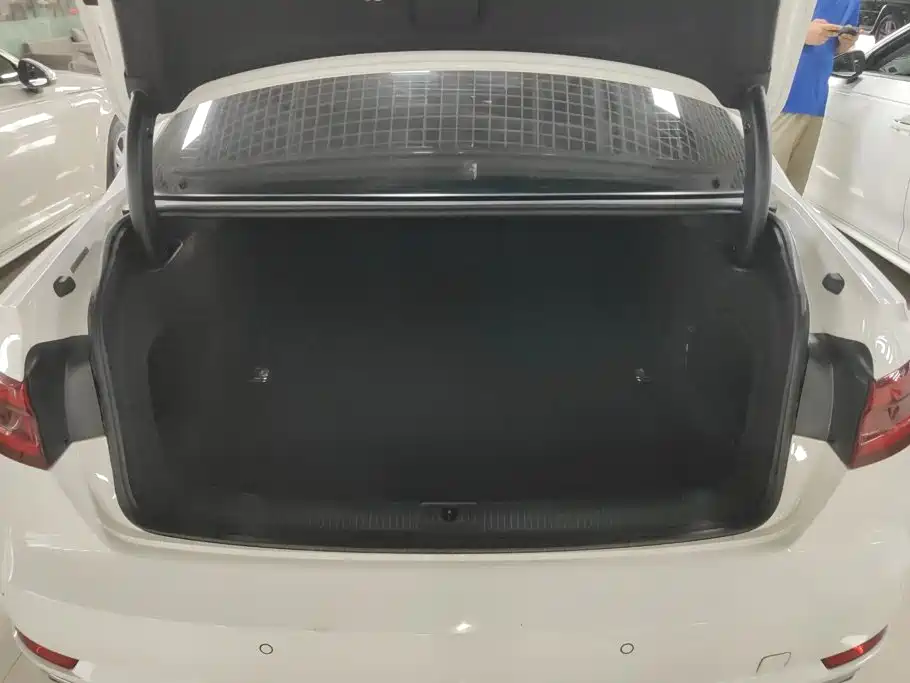 Audi A4L 2018