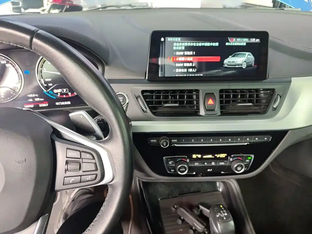BMW 1 Series 2018 — фото 13
