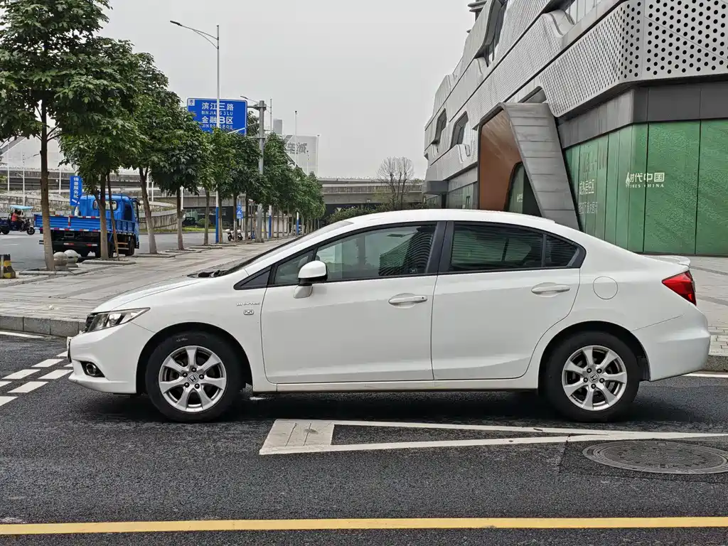 Honda Civic 2012 — фото 10