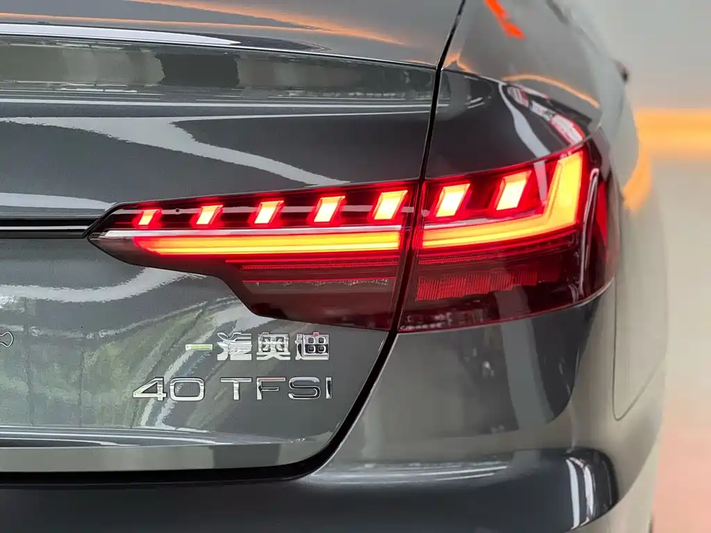 Audi A4L 2023 — фото 18