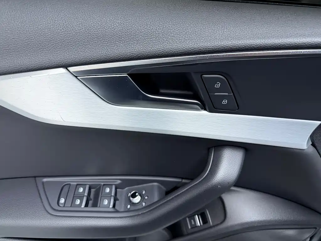 Audi A4L 2022 — фото 6