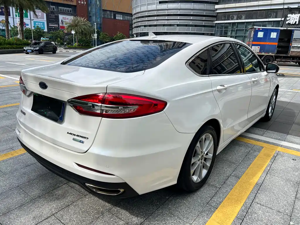 Ford Mondeo 2021 — фото 7