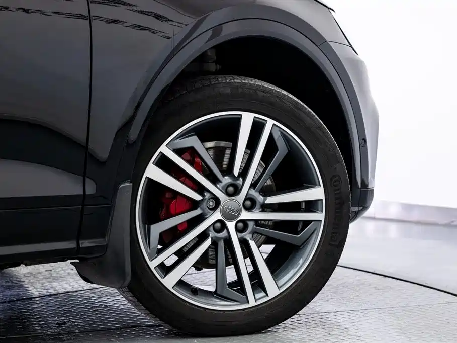 Audi Q5L 2021 — фото 20