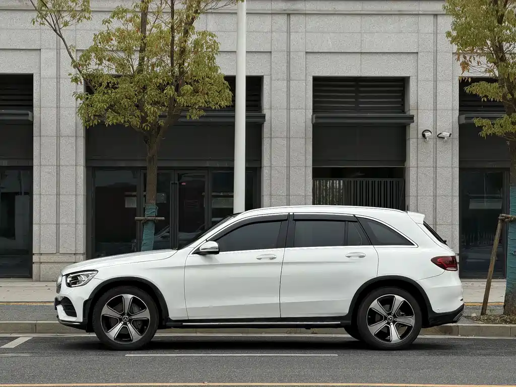 Mercedes-Benz GLC 2022 — фото 3