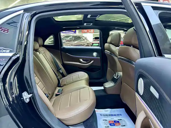 Mercedes-Benz E-Class 2022