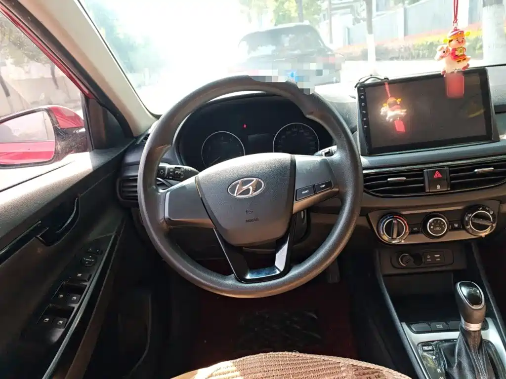 Hyundai Elantra 2019 — фото 3