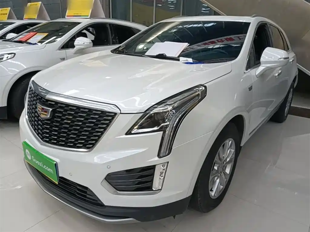 Cadillac XT5 2021 — фото 1