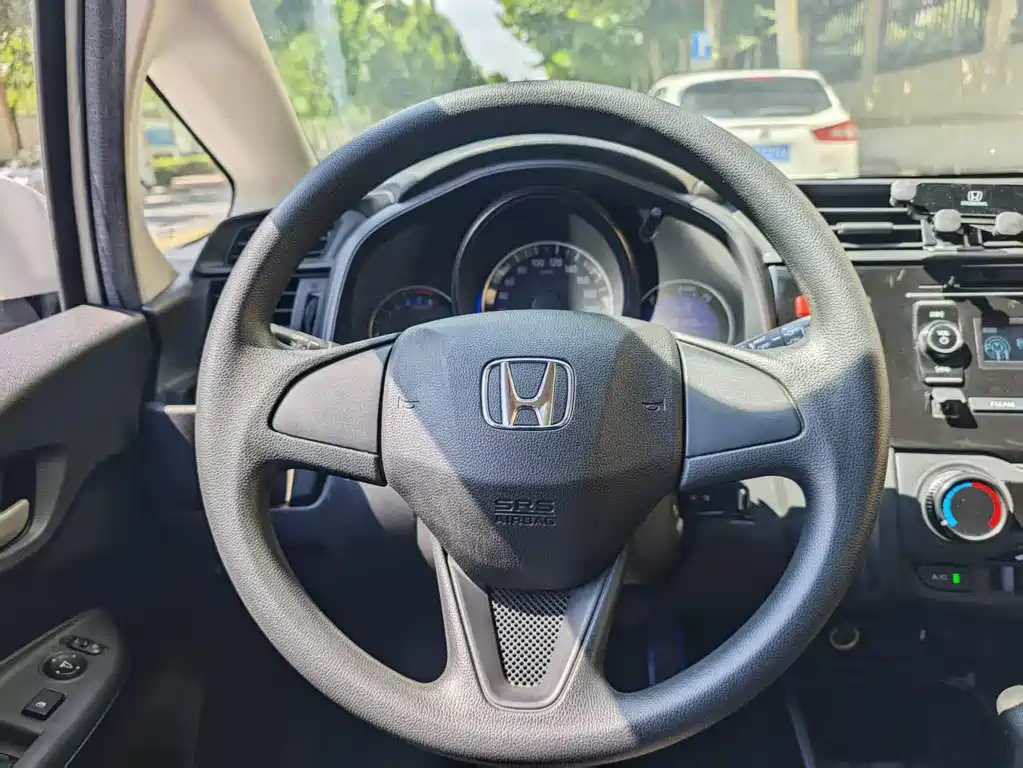 Honda Fit 2017 — фото 8