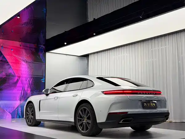 Porsche Panamera 2024