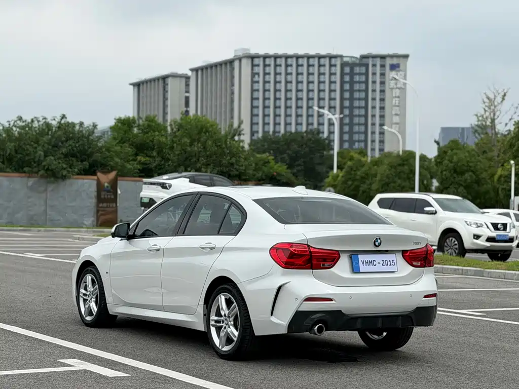 BMW 1 Series 2019 — фото 18